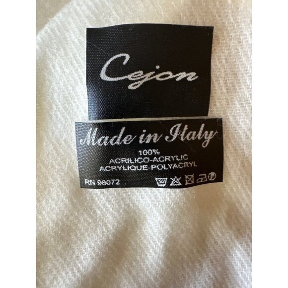 NWT Cejon White Muffler Scarf One Size Fringe Trim - Picture 3 of 6